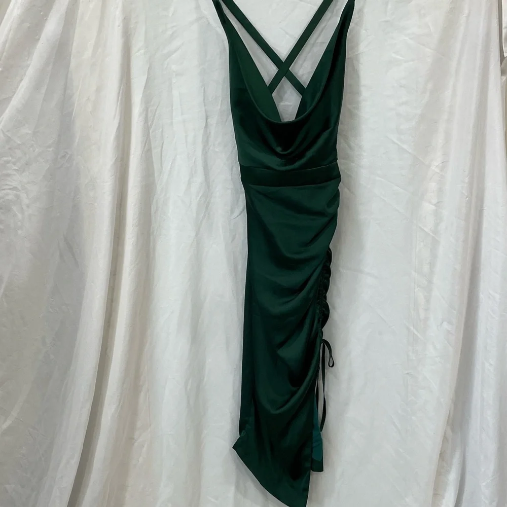 NWT Lavish Alice Dark Green Backless Dress - Picture 11 of 12